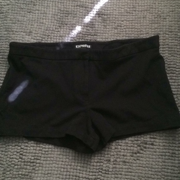 Express clothing - Picture 4 of 6